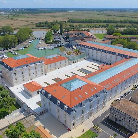 Residence De L'Arsenal Royal - Meubles De Tourisme ロシュフォール エクステリア 写真
