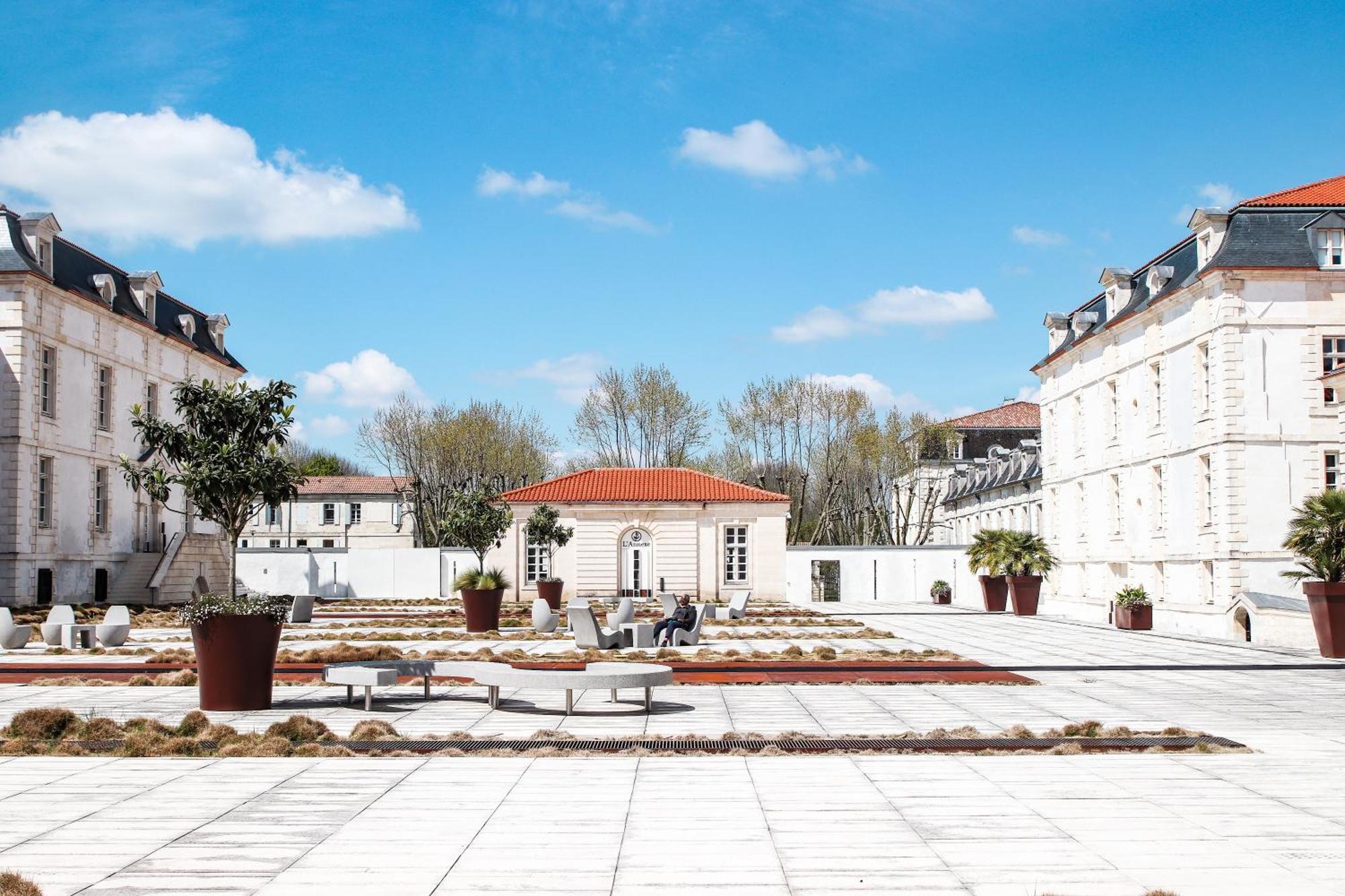 Residence De L'Arsenal Royal - Meubles De Tourisme ロシュフォール エクステリア 写真